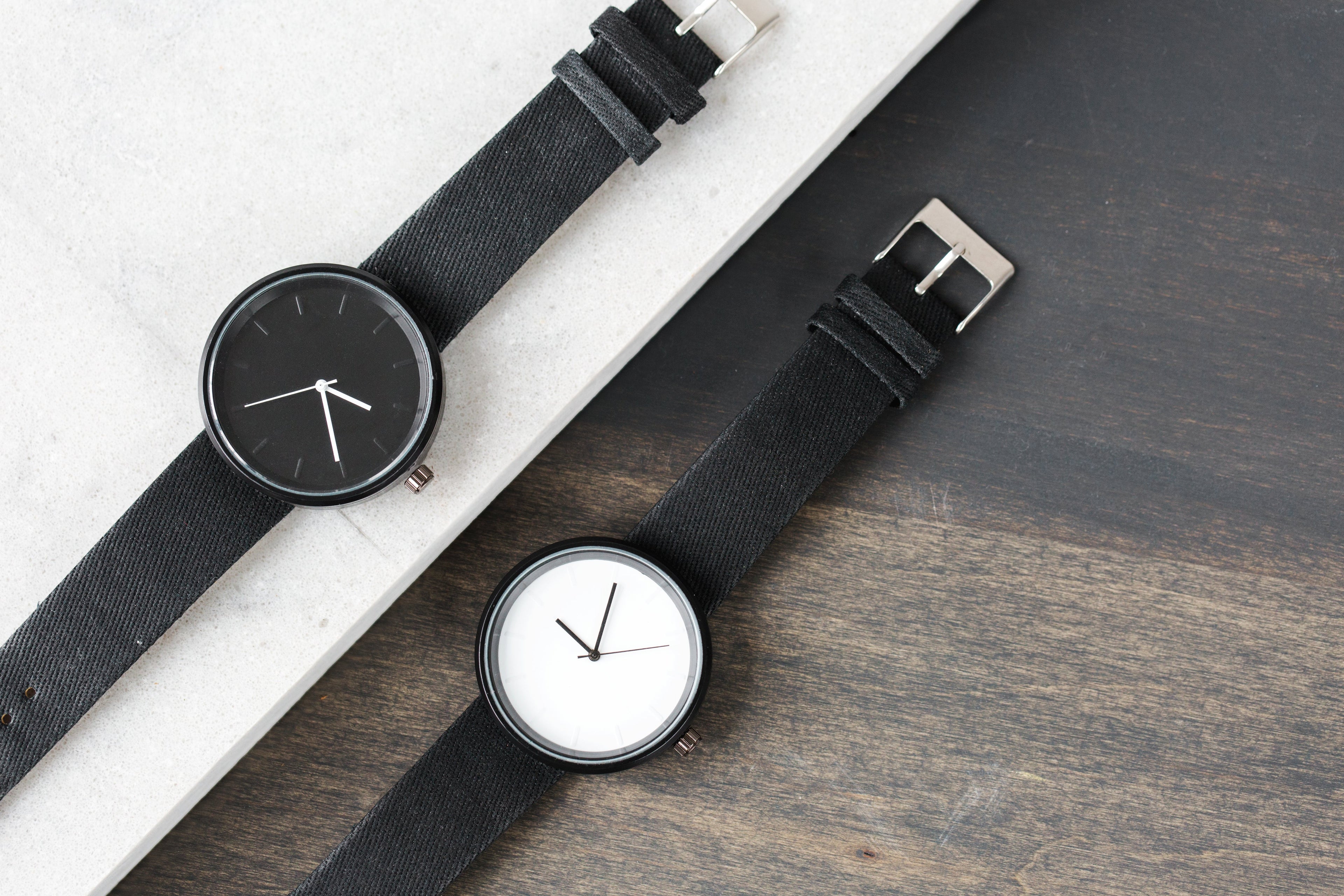 Monochrome watch